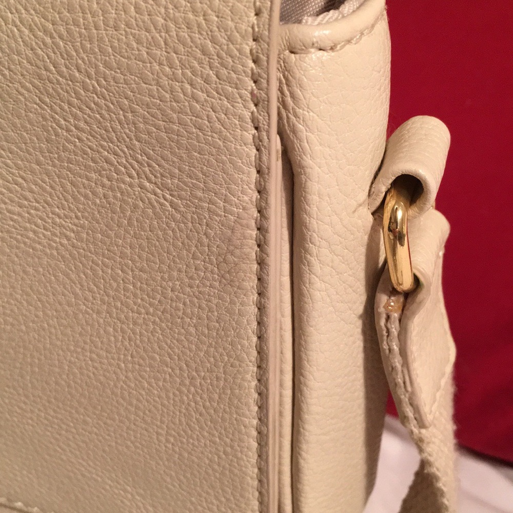 White Purse - Picture 4 of 8